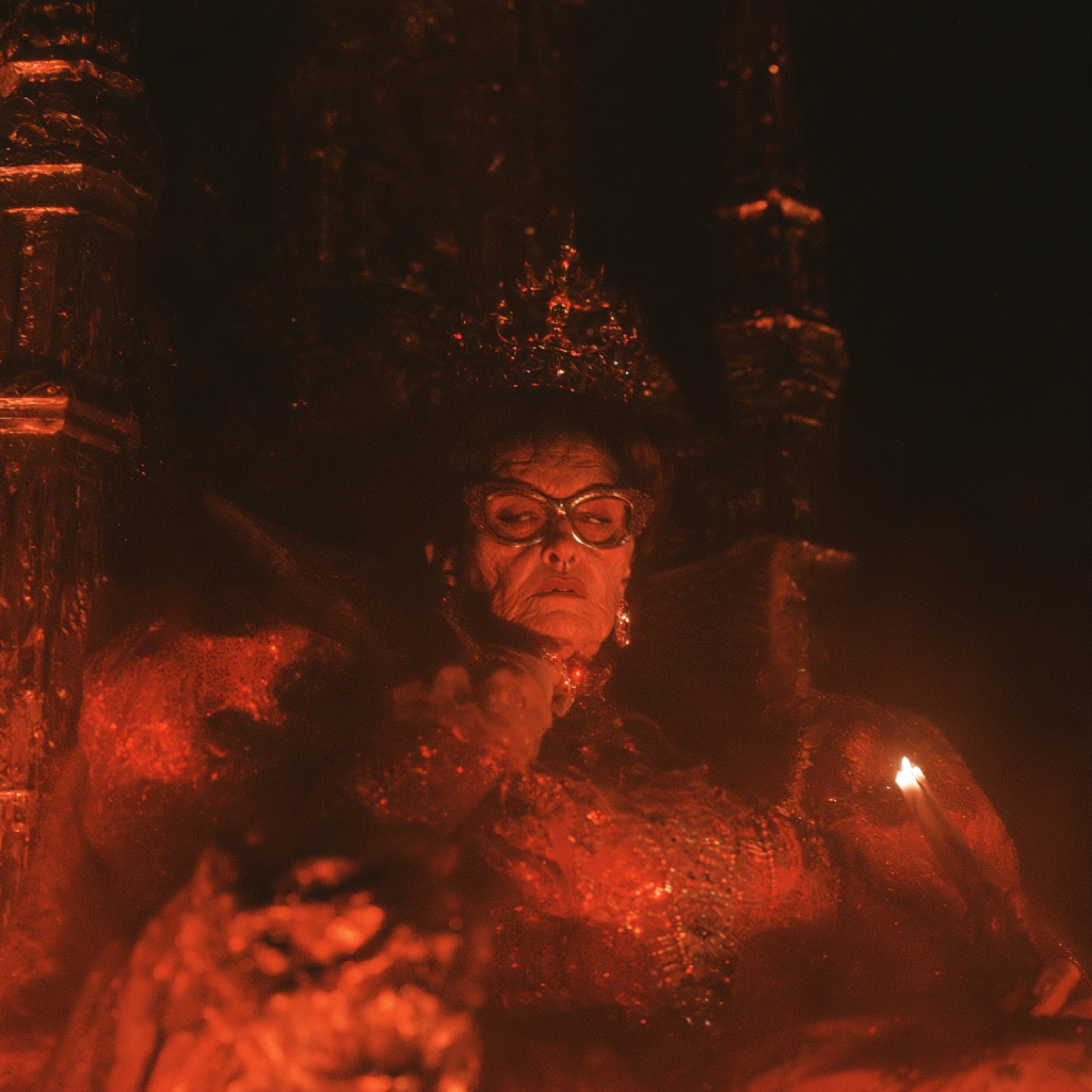 THRONE 192